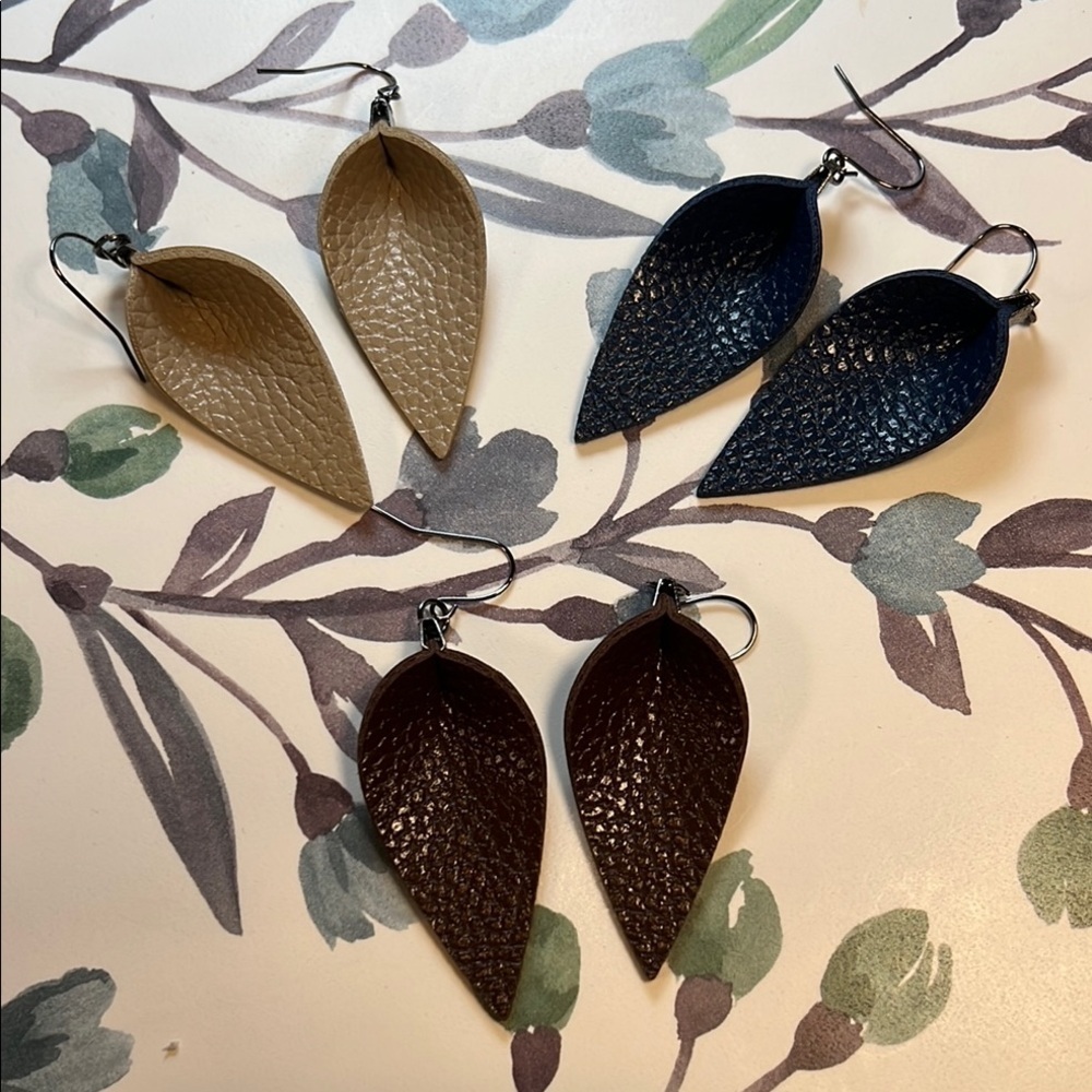 Elegant Leather Leaf Earrings Set - Tan, Blue, Brown - Picture 4 of 12